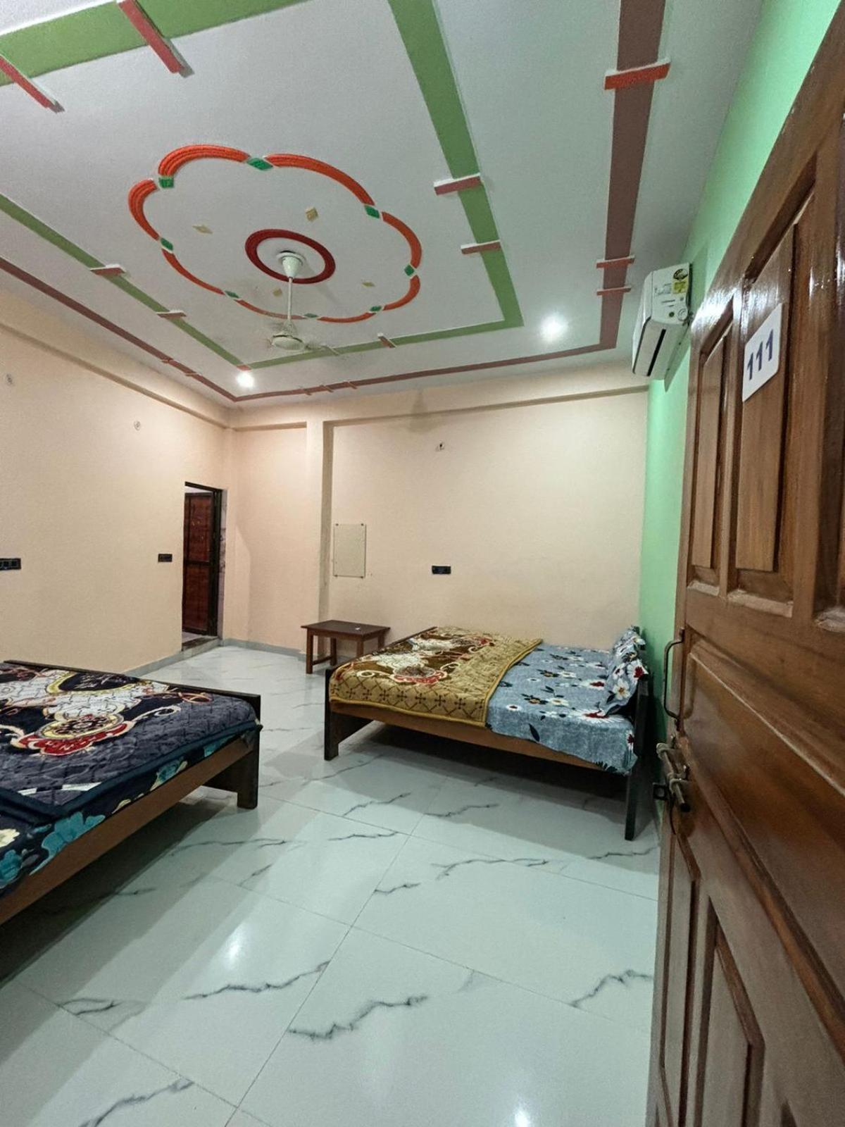 Chandrika Palace 500 Meter From Ayodhya Railway And Ram Mandir Exterior photo